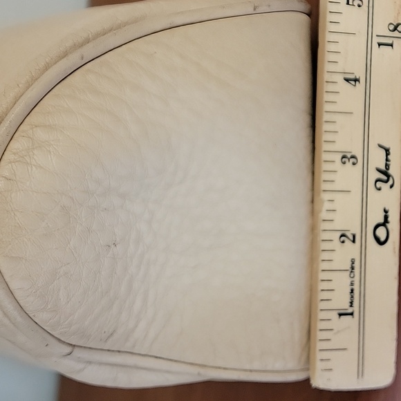 Dooney and Bourke All Weather Leather Bag - Picture 3 of 16